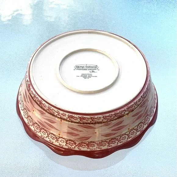 Temp-Tations Old World 2.5 Quart Red Pattern Casserole Dish with Carrier - Picture 5 of 6